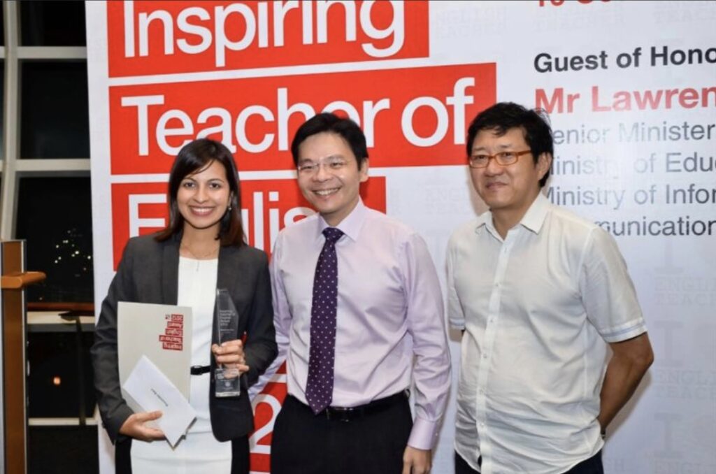 Rosvinder Kaur receiving the Inspiring Teachers of English Award, 2012